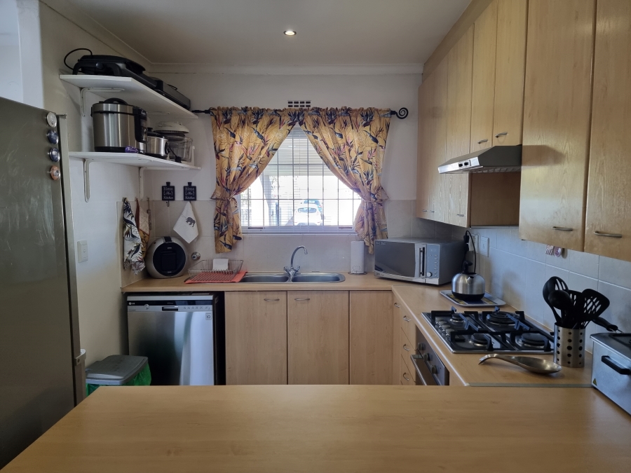 2 Bedroom Property for Sale in Sunningdale Western Cape